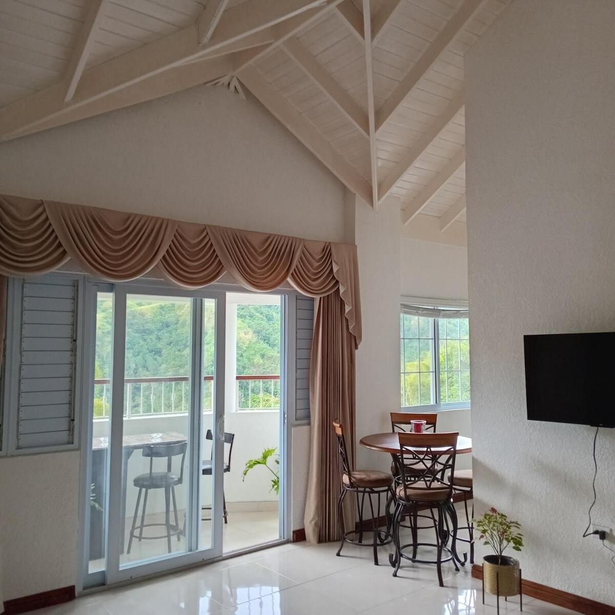 Gorgeous 1 Bedroom Apartment In The Kingston Hills 외부 사진