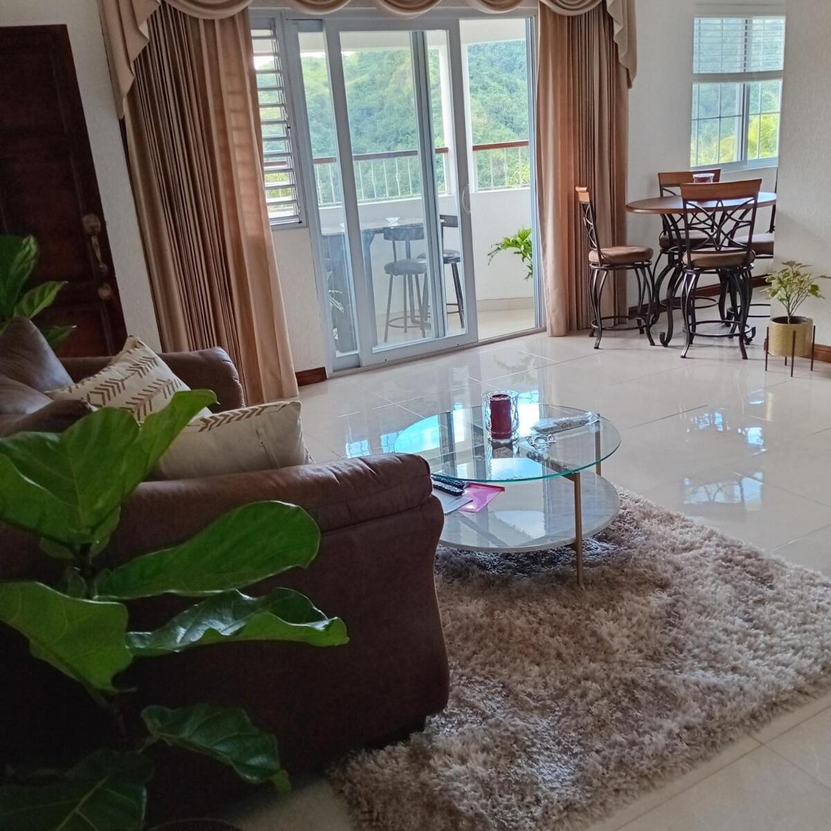 Gorgeous 1 Bedroom Apartment In The Kingston Hills 외부 사진