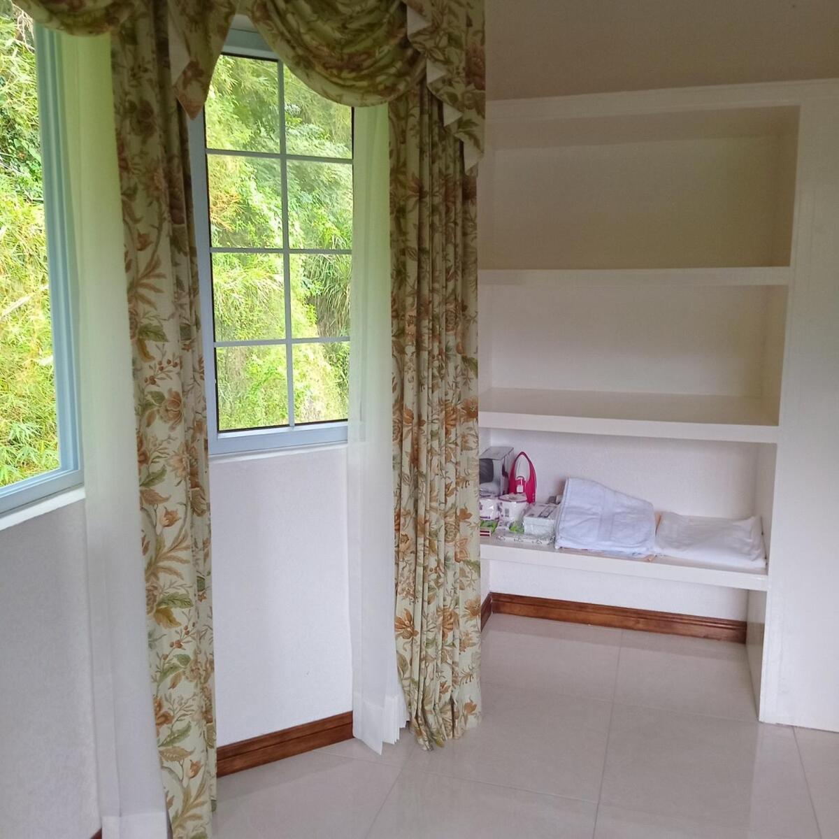 Gorgeous 1 Bedroom Apartment In The Kingston Hills 외부 사진